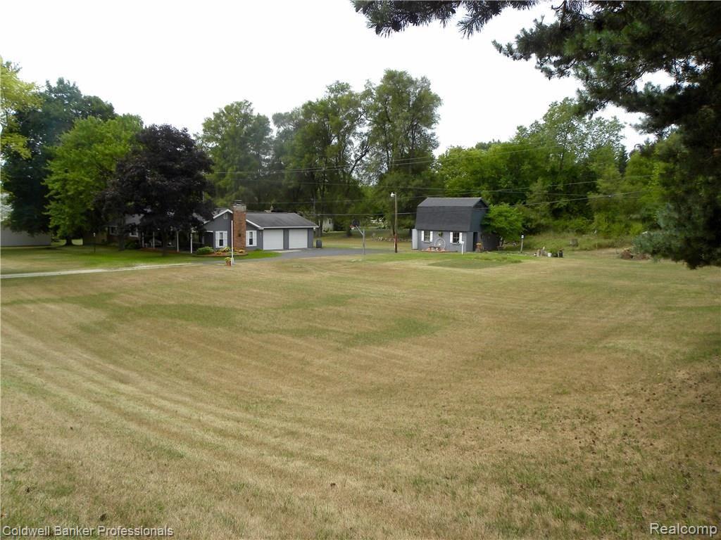 6565 Walters Road Clarkston, MI 48346 - Photo 3 of 40 Almost one and a quarter acre with plenty of room for a garden!