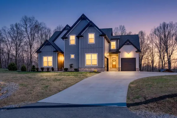 $790,000 | 2862 Benton Ridge Road, Palmyra, TN 37142