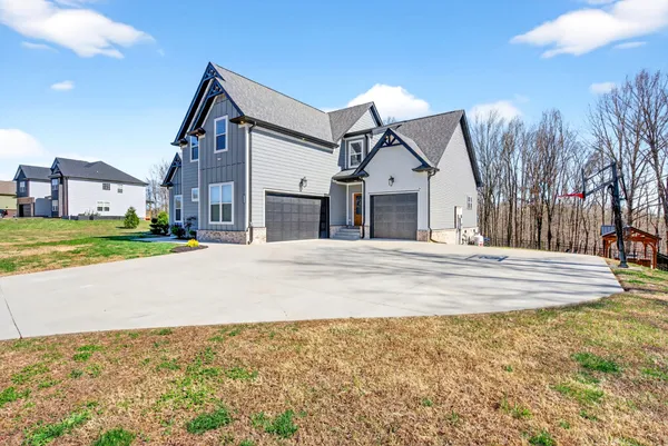 $790,000 | 2862 Benton Ridge Road, Palmyra, TN 37142