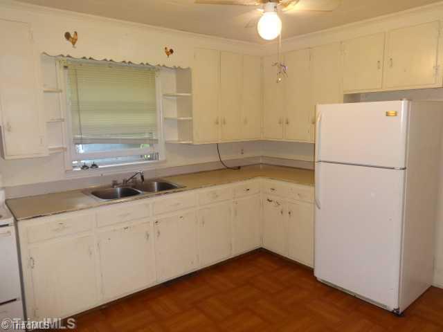 160 Mears Road Claudville, VA 24076 - Photo 3 of 10 Kitchen.