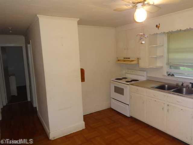 160 Mears Road Claudville, VA 24076 - Photo 4 of 10 Kitchen.