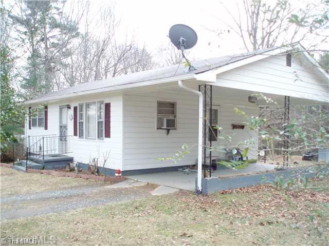 160 Mears Road Claudville, VA 24076 - Photo 6 of 10 Exterior Front.