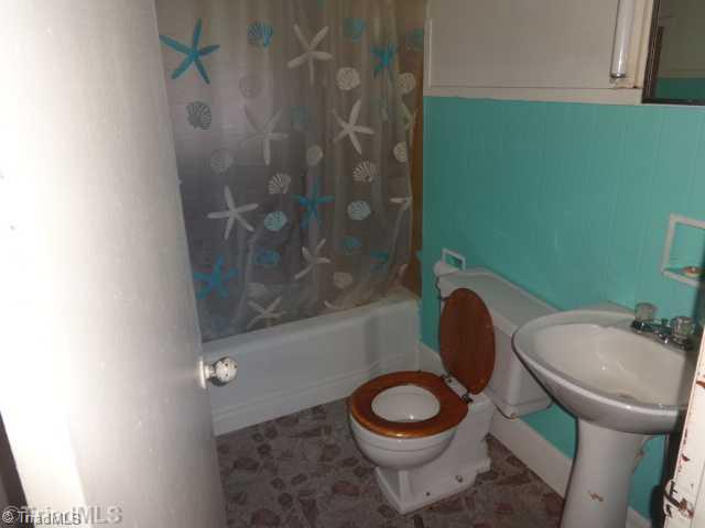 160 Mears Road Claudville, VA 24076 - Photo 10 of 10 Bath.
