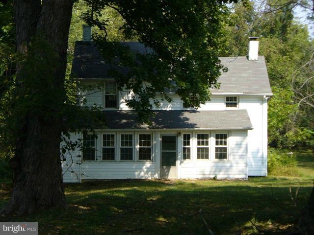 2015 Rear Emory Road Reisterstown, MD 21136 - Photo 3 of 5 Exterior (Front)
