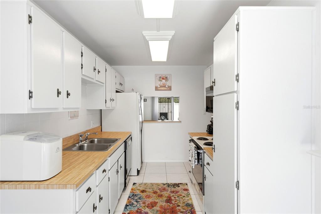 2062 Sunset Point Road, Unit 64 Clearwater, FL 33765 - Photo 8 of 46