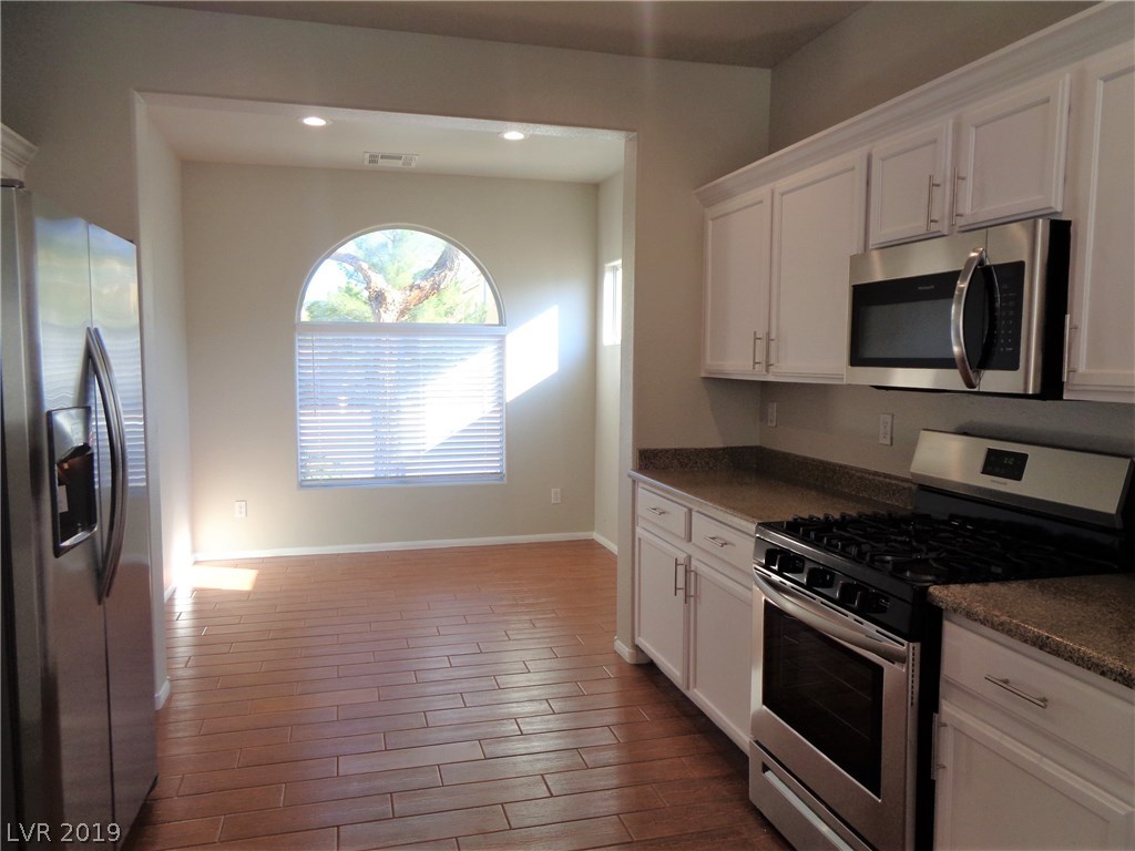 10897 Paradise Road Henderson, NV 89052 - Photo 5 of 32 Gallery Image 5