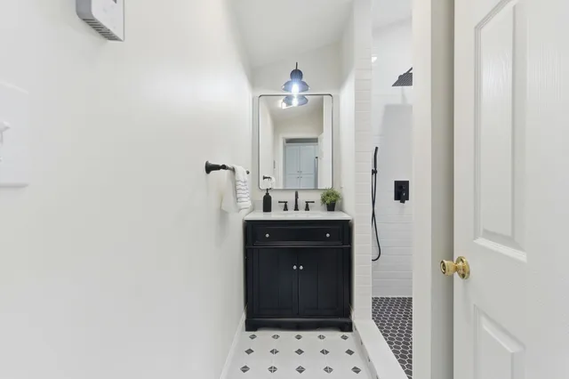 $575,000 | 18 South Village Road, Loudon, NH 03307