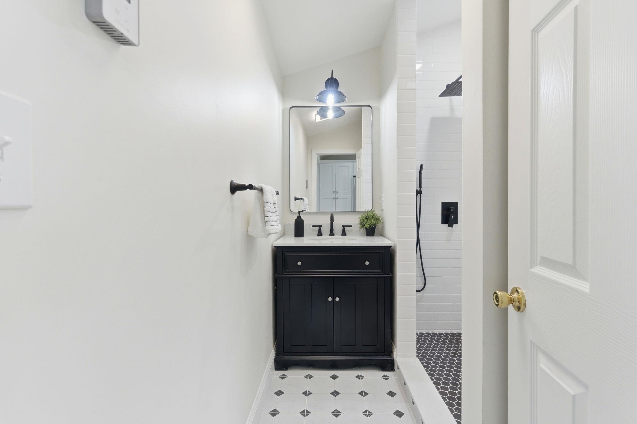 18 South Village Road Loudon, NH 03307 - Photo 14 of 32