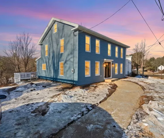 $575,000 | 18 South Village Road, Loudon, NH 03307