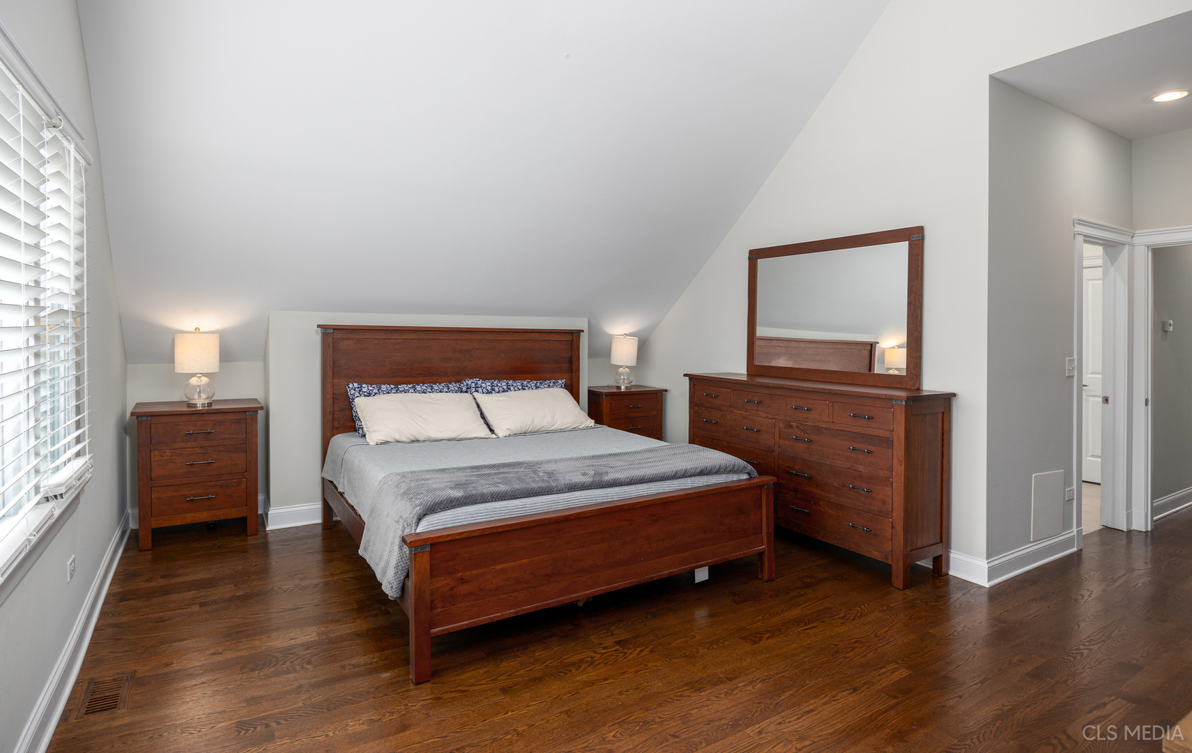 10753 South Ridgeway Avenue Chicago, IL 60655 - Photo 21 of 36 Gallery Image 21