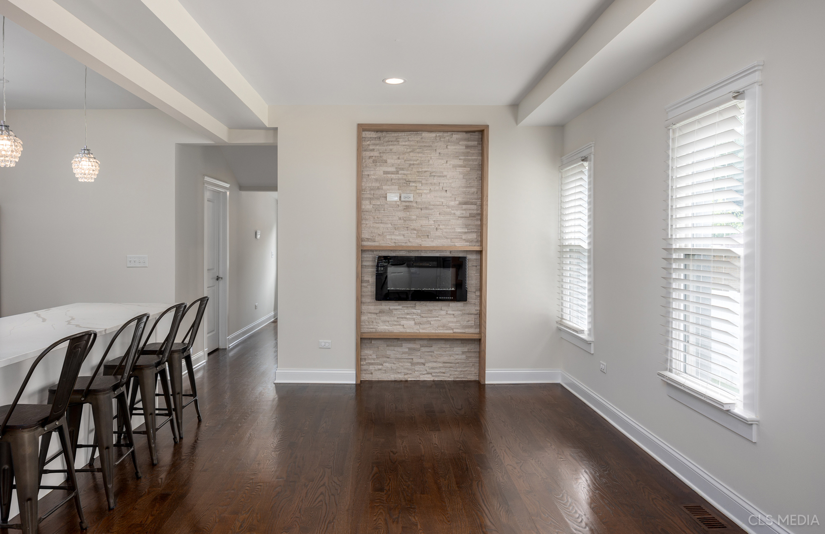 10753 South Ridgeway Avenue Chicago, IL 60655 - Photo 7 of 36 Gallery Image 7