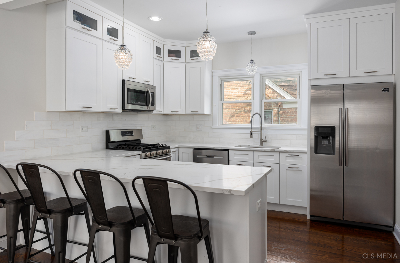 10753 South Ridgeway Avenue Chicago, IL 60655 - Photo 8 of 36 Gallery Image 8
