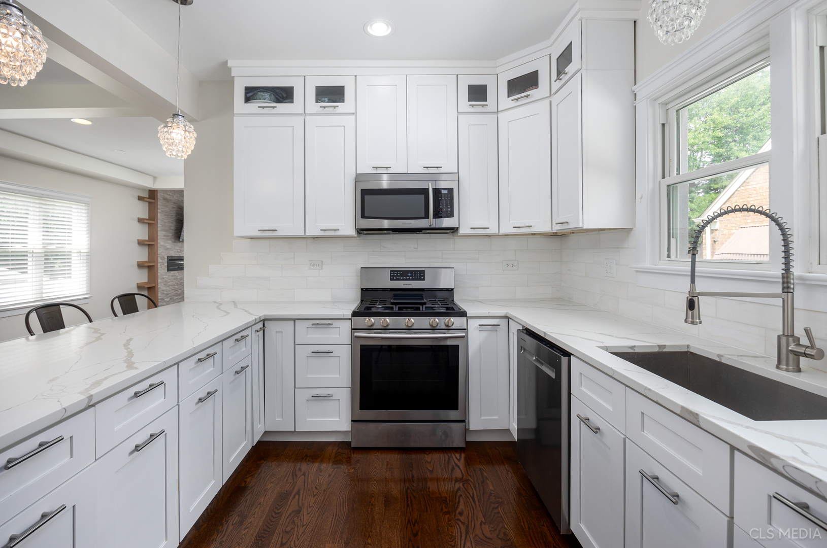 10753 South Ridgeway Avenue Chicago, IL 60655 - Photo 10 of 36 Gallery Image 10