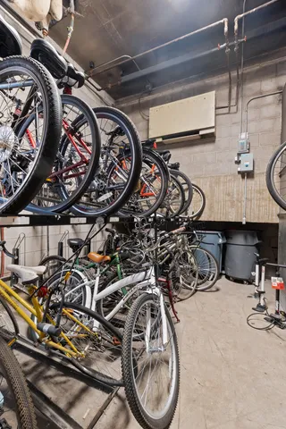 $242,000 | 2728 North Hampden Court, Unit 301, Chicago, IL 60614