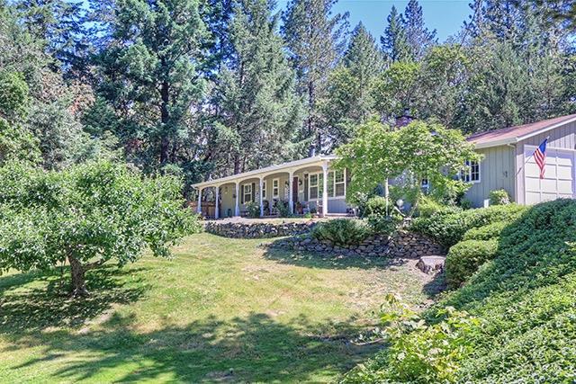 561 Espey Road Grants Pass, OR 97527 - Photo 1 of 25 Primary Photo