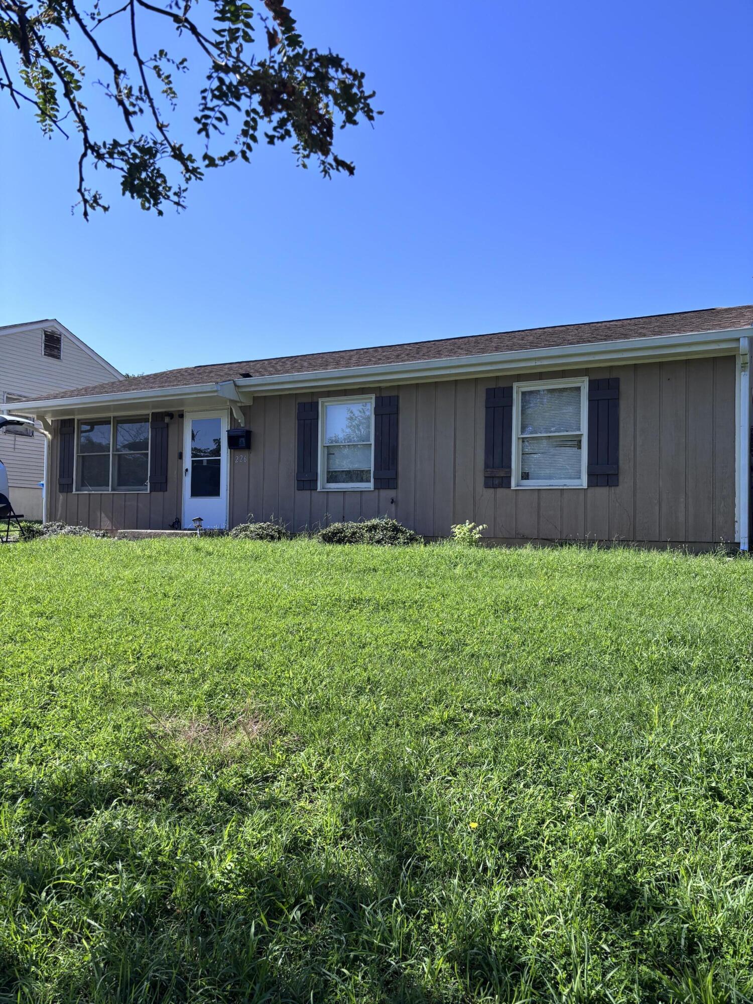226 Rutherford Court Northwest Roanoke, VA 24016 - Photo 1 of 12 IMG_6964