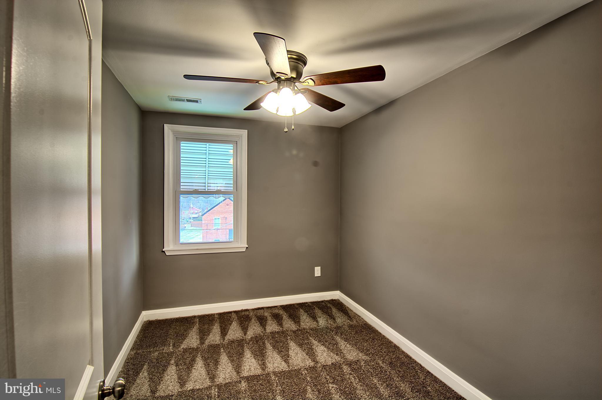 719 Stamford Road Baltimore, MD 21229 - Photo 20 of 29 Bedroom3