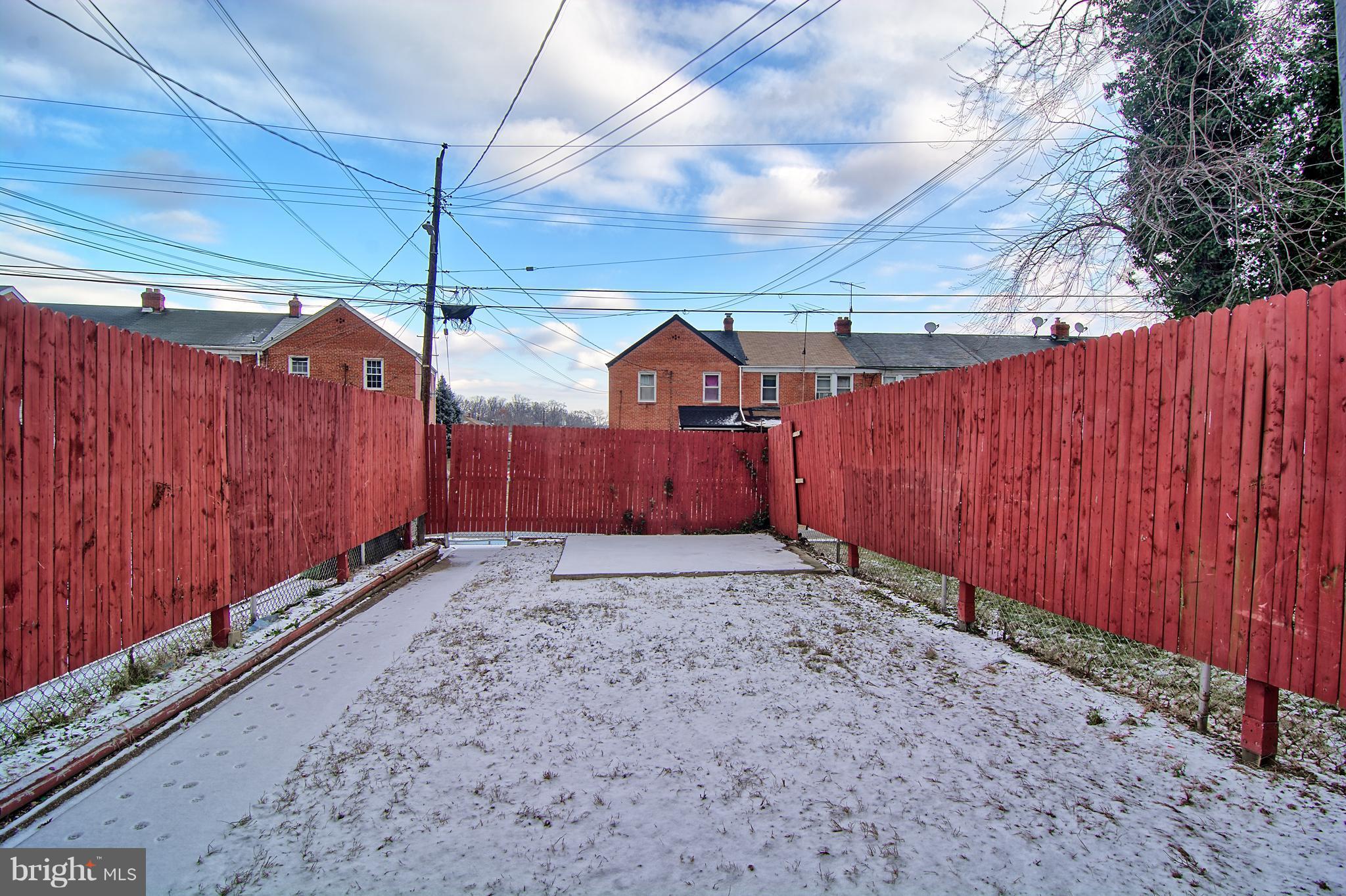719 Stamford Road Baltimore, MD 21229 - Photo 28 of 29 Large fenced back yard
