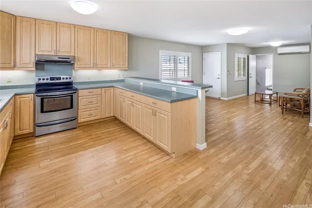 $1,625,000 | 914 Hoomoana Street, Pearl City, HI 96782