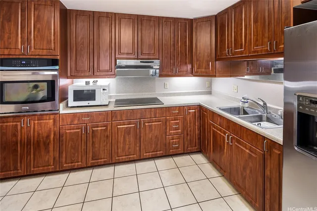 $1,625,000 | 914 Hoomoana Street, Pearl City, HI 96782