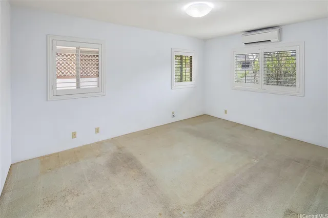 $1,625,000 | 914 Hoomoana Street, Pearl City, HI 96782