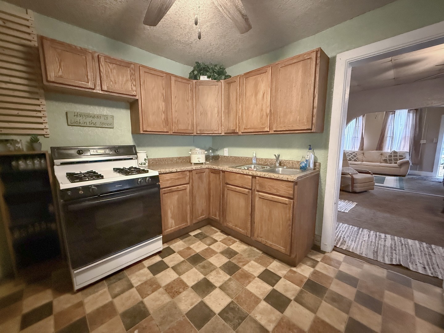 109 6th Avenue Sterling, IL 61081 - Photo 11 of 20