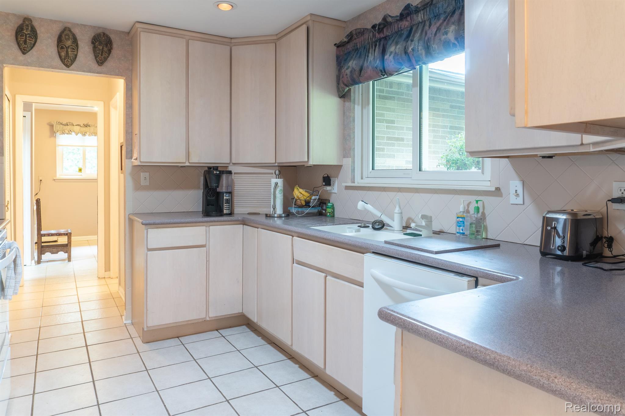 35944 West Lyman Road Farmington, MI 48331 - Photo 14 of 46 Gallery Image 14