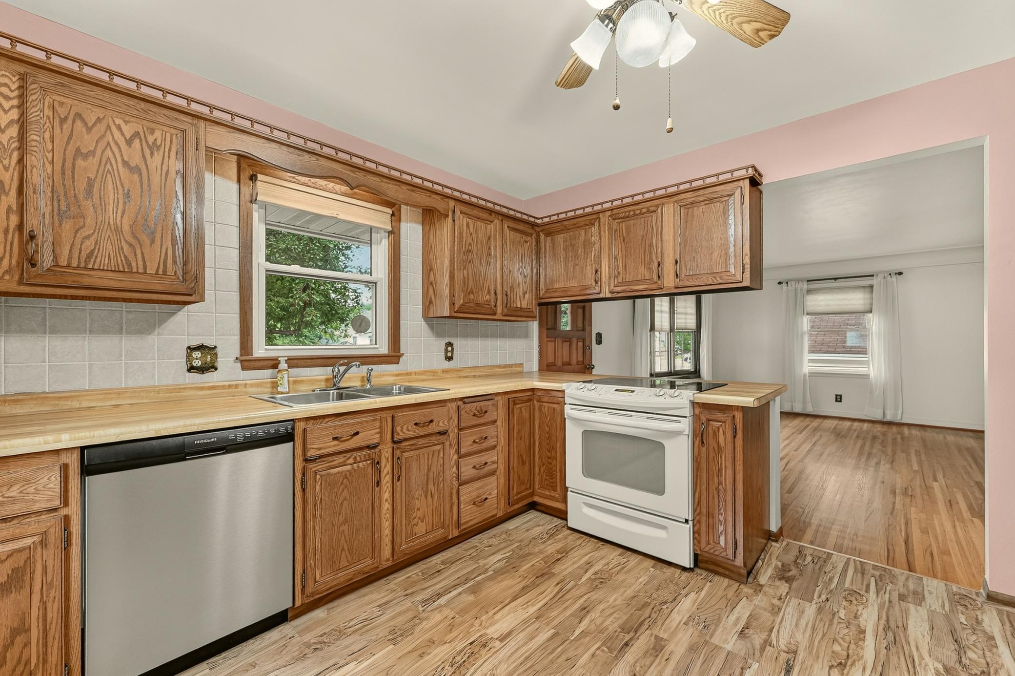 228 10 1/4 Street Southeast Rochester, MN 55904 - Photo 9 of 28