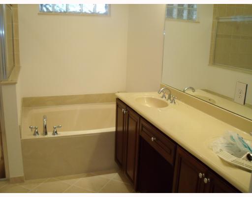 2183 Wingate Bend Wellington, FL 33414 - Photo 9 of 13 Additional Photo