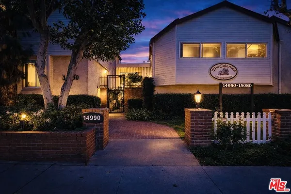 $3,100 | 14990 Victory Boulevard, Unit 103, Van Nuys, CA 91411