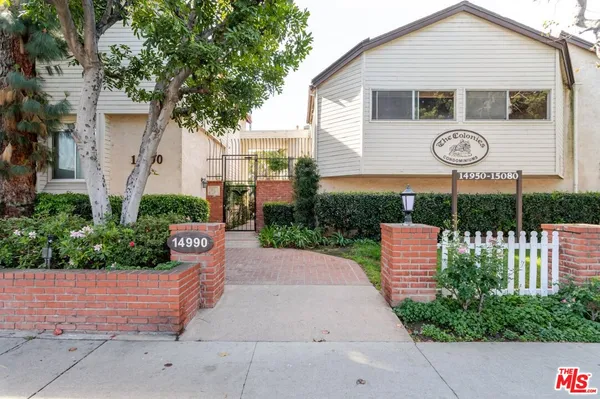$3,100 | 14990 Victory Boulevard, Unit 103, Van Nuys, CA 91411