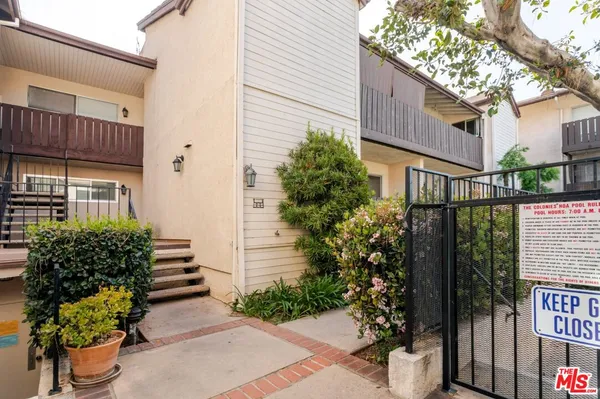 $3,100 | 14990 Victory Boulevard, Unit 103, Van Nuys, CA 91411