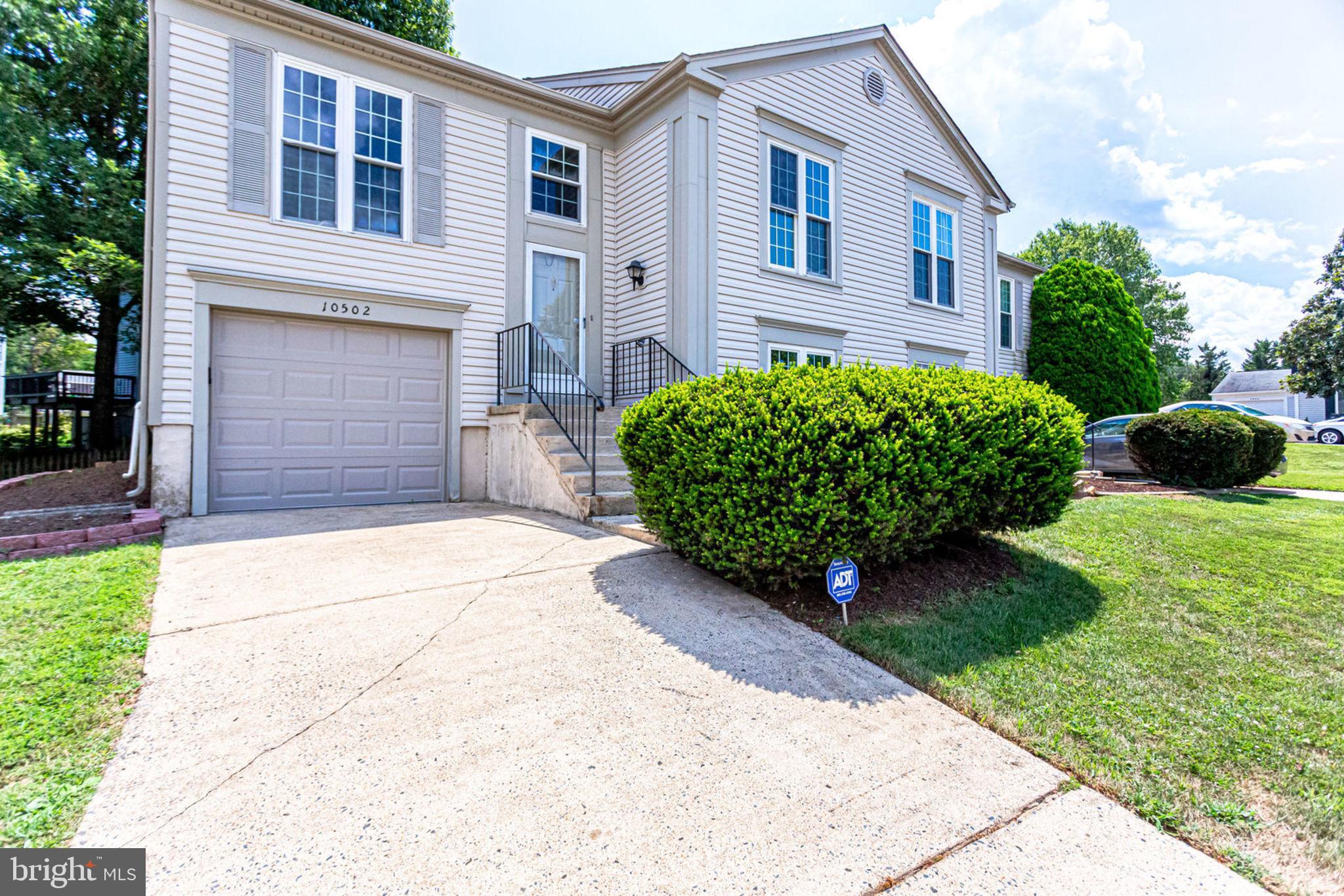 10502 Reed's Landing Circle Burke, VA 22015 - Photo 3 of 66 Gallery Image 3
