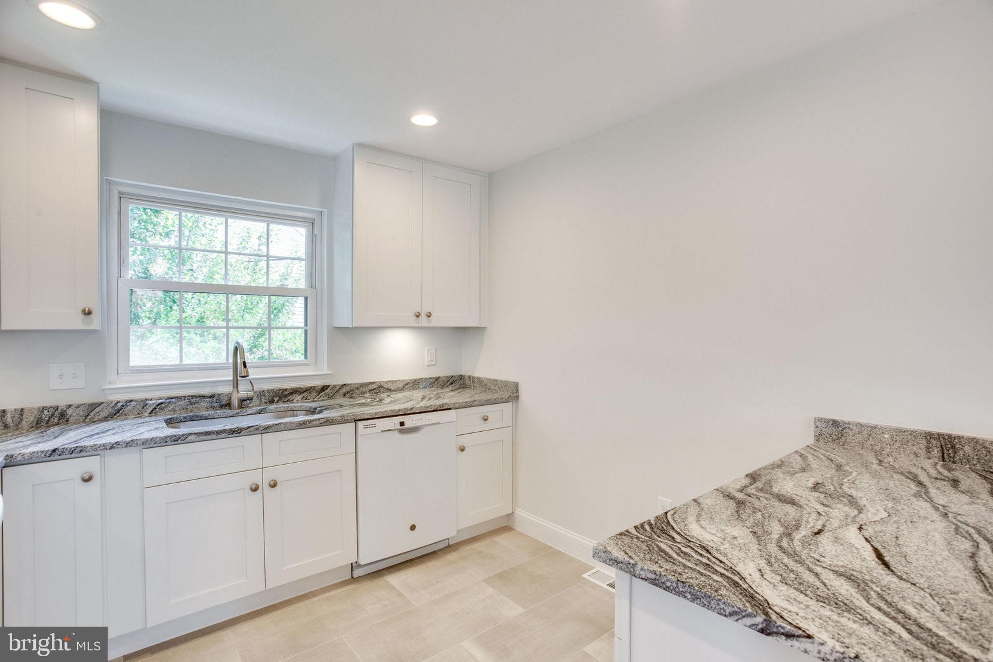 10502 Reed's Landing Circle Burke, VA 22015 - Photo 36 of 66 Gallery Image 36