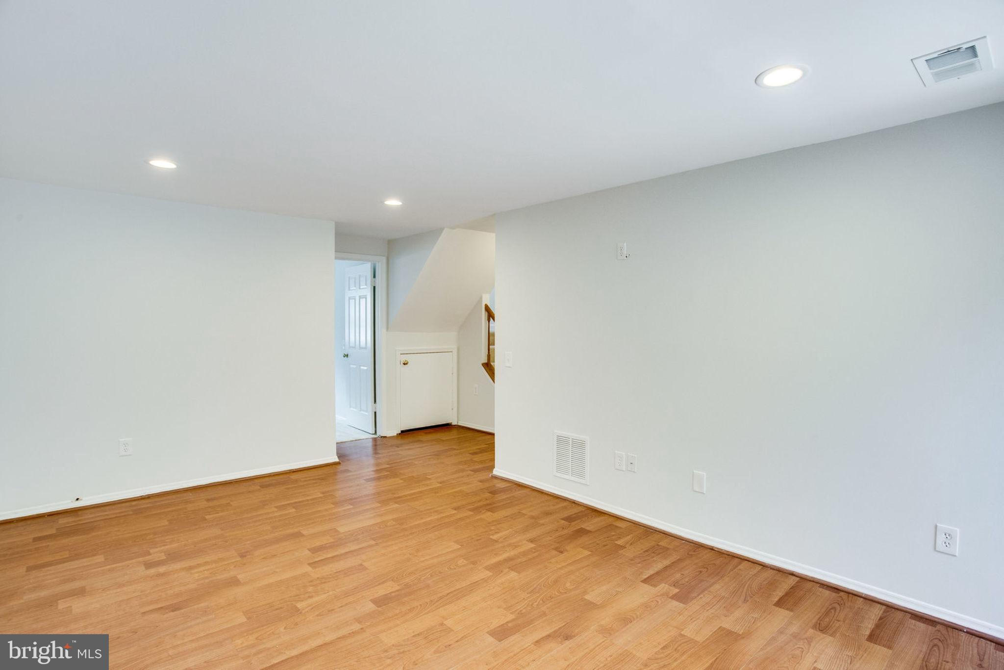 10502 Reed's Landing Circle Burke, VA 22015 - Photo 41 of 66 Gallery Image 41
