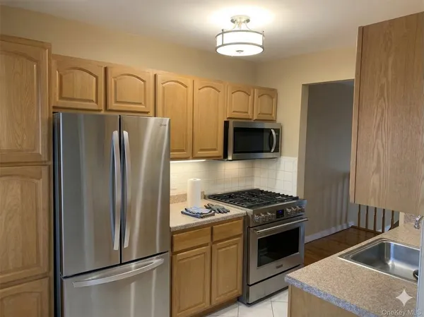$669,900 | 4216 East Tremont Avenue | Throgs Neck