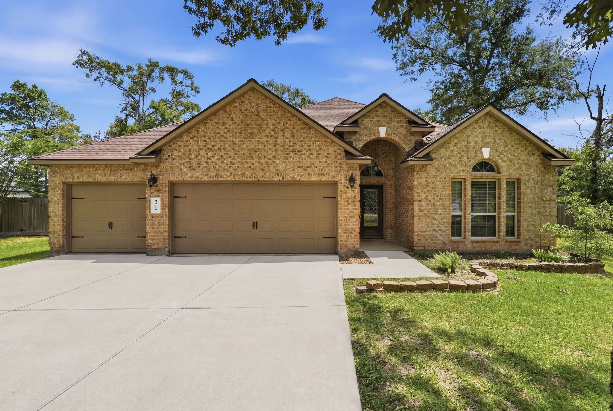 9217 Silver Back Trail Conroe, TX 77303 - Photo 3 of 50