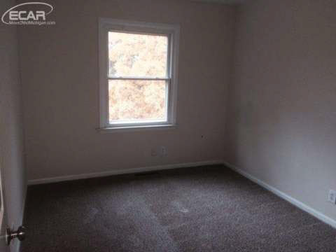 5388 Pingree Road Howell, MI 48843 - Photo 8 of 11 20451081-8.JPG