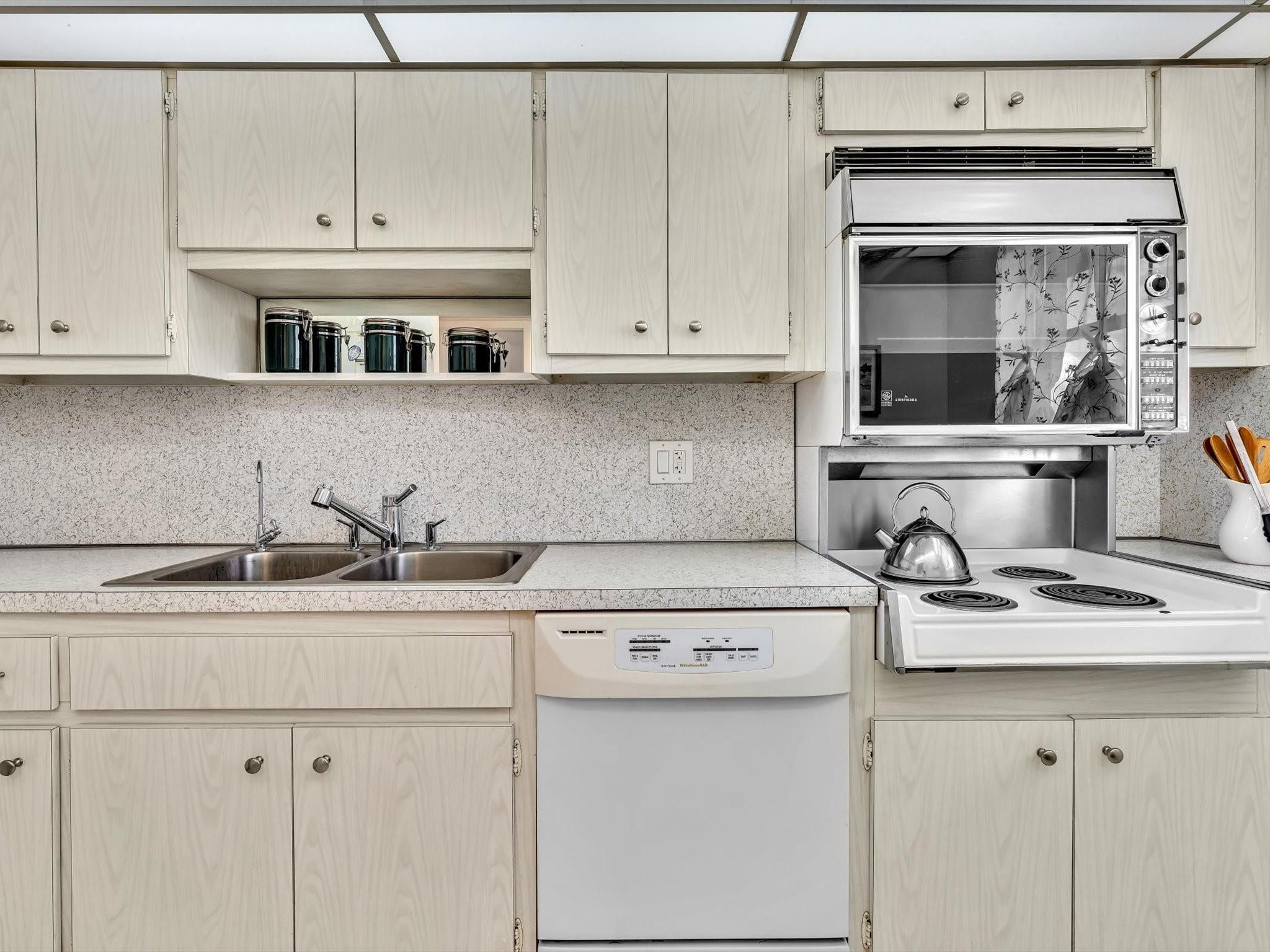 555 Northwest 4th Avenue, Unit 415 Boca Raton, FL 33432 - Photo 10 of 52 Photo 10