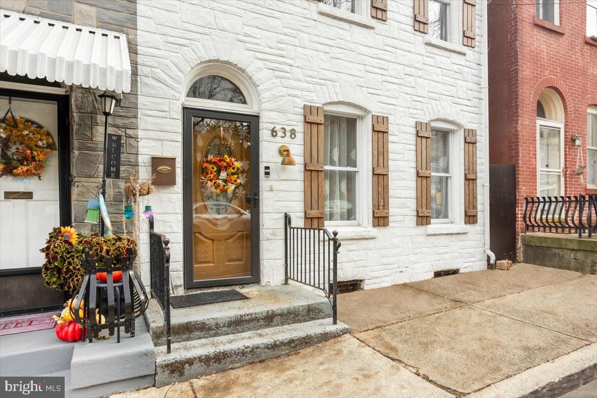 638 St Joseph Street Lancaster, PA 17603 - Photo 1 of 27 Charming entrance with seasonal decor.