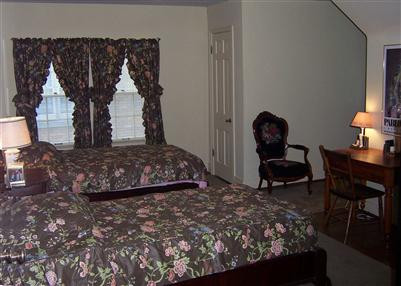 135 Romany Road Lexington, KY 40502 - Photo 9 of 11 Second Upstairs Bedroom