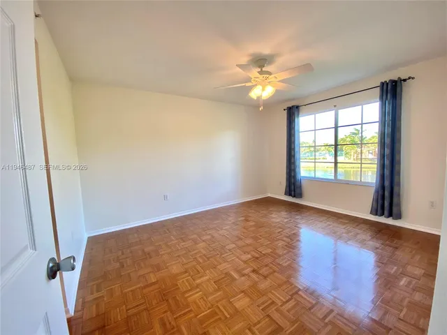 a view of empty room with window