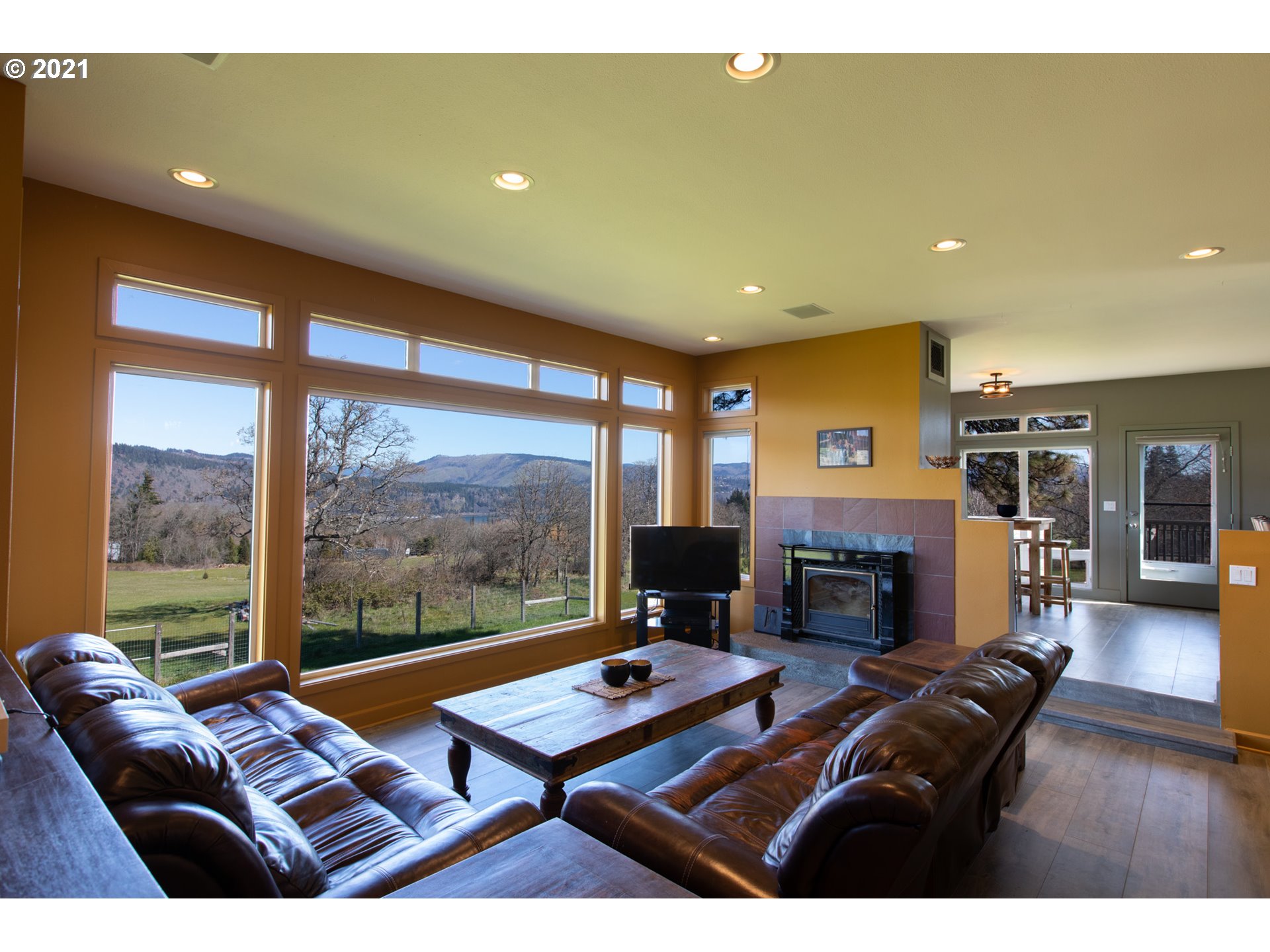 610 Vineyard Road Hood River, OR 97031 - Photo 13 of 32 Gallery Image 13