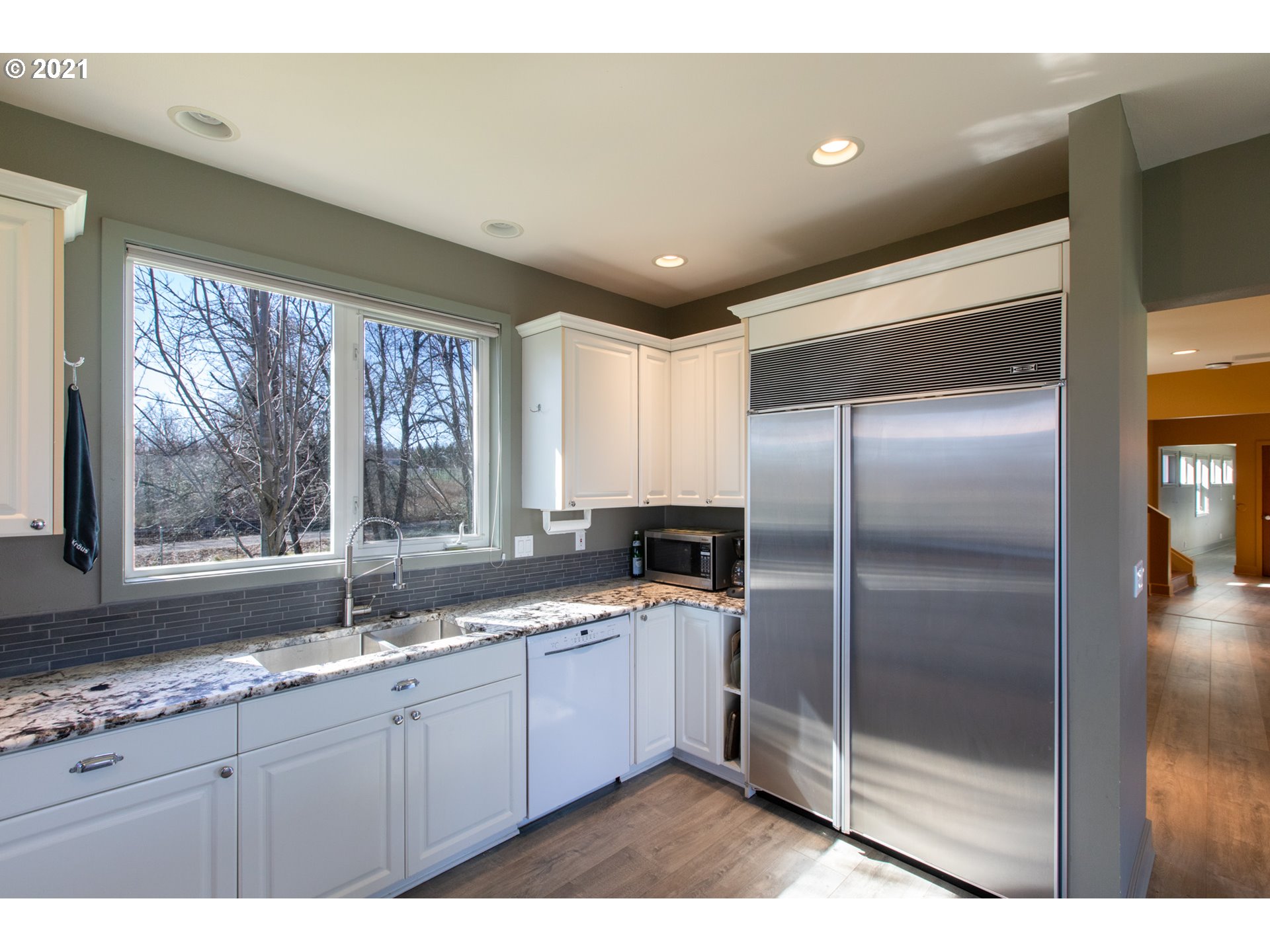 610 Vineyard Road Hood River, OR 97031 - Photo 16 of 32 Gallery Image 16