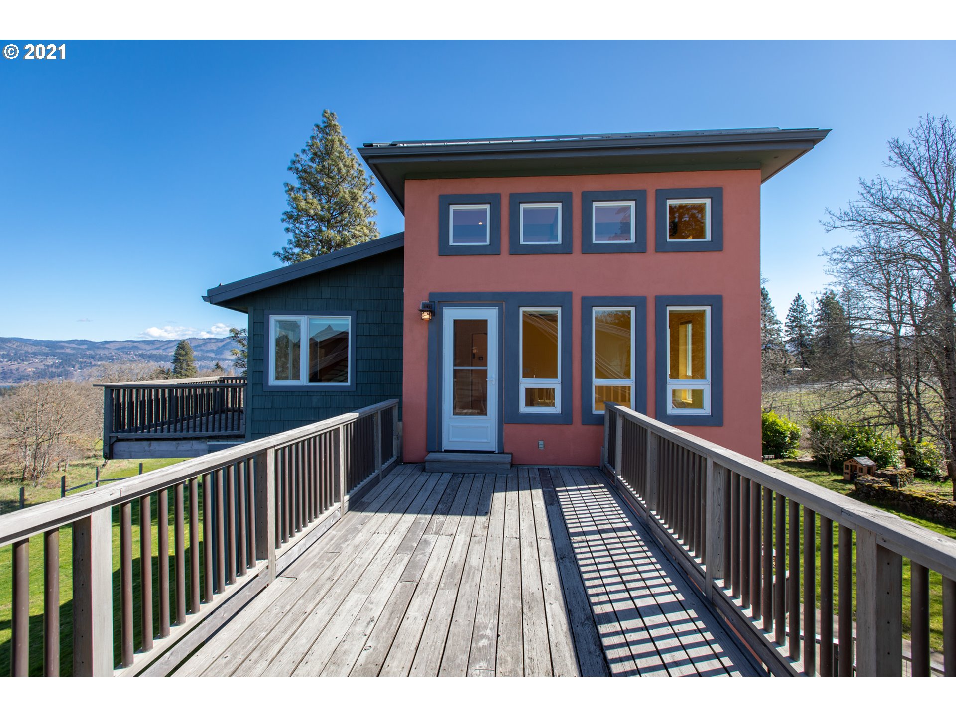 610 Vineyard Road Hood River, OR 97031 - Photo 29 of 32 Gallery Image 29