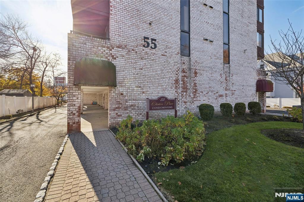 55 Clinton Place, Unit 510 Hackensack, NJ 07601 - Photo 3 of 31