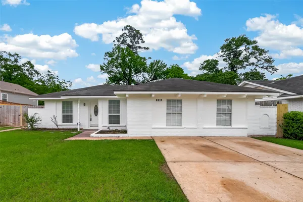 $1,590 | 6311 Tall Willow Drive, Houston, TX 77091
