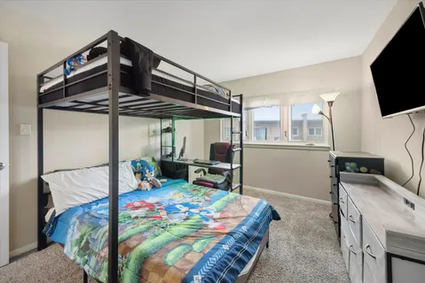 $185,000 | 10344 South Pulaski Road, Unit 304, Oak Lawn, IL 60453