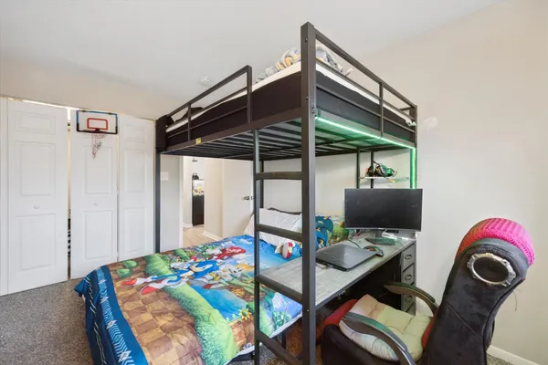 $189,900 | 10344 South Pulaski Road, Unit 304, Oak Lawn, IL 60453