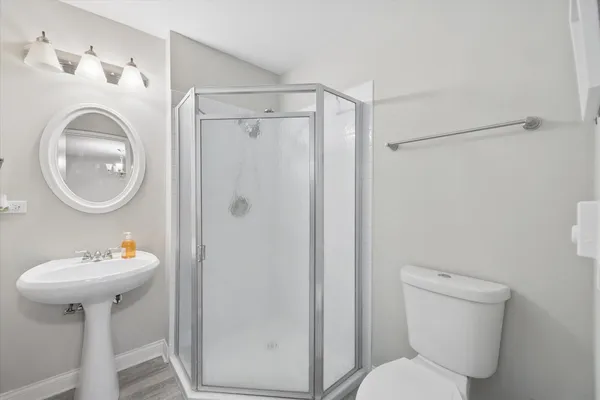 $189,900 | 10344 South Pulaski Road, Unit 304, Oak Lawn, IL 60453